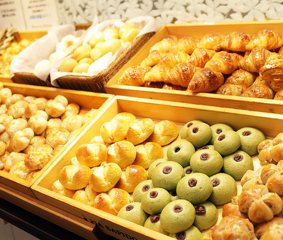 次々と焼きあがるパンが食べ放題 うまいもん巡り隊 ガッツリ食べ放題 Pia Sapido 高松店 レストラン 高松市 さんラボ