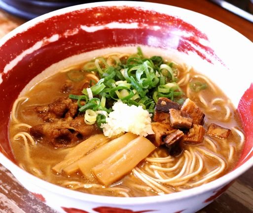 すりおろしとみじん切りのニンニクでスタミナ抜群 うまいもん巡り隊 スタミナフード 麺王 高松駅前店 ラーメン 高松市 さんラボ