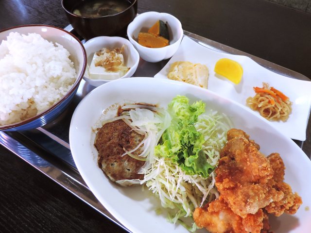 この値段でこのボリューム メインのおかずを選べる楽しさも うまいもん コスパランチ 絆食堂 お食事処 坂出市 さんラボ