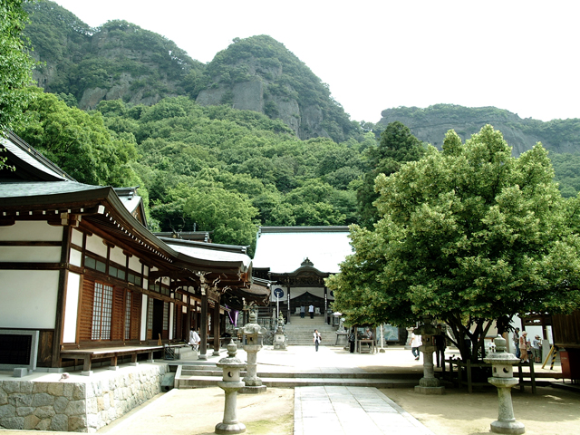 五剣山 八栗寺